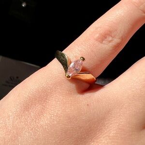 18KT G.E. Ring w Pink Stone